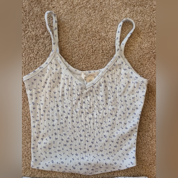 Bozzolo White and Blue Floral Pajama Set - Picture 2 of 5